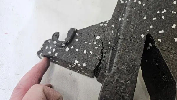 Audi A6 C7 Etupuskuri Vaahdonvaimennin image 7