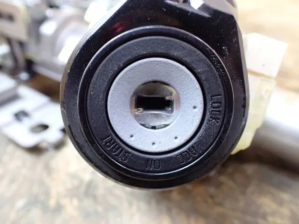 Ohjauslukitus OEM 8983947870 Isuzu D-Max:lle image 6