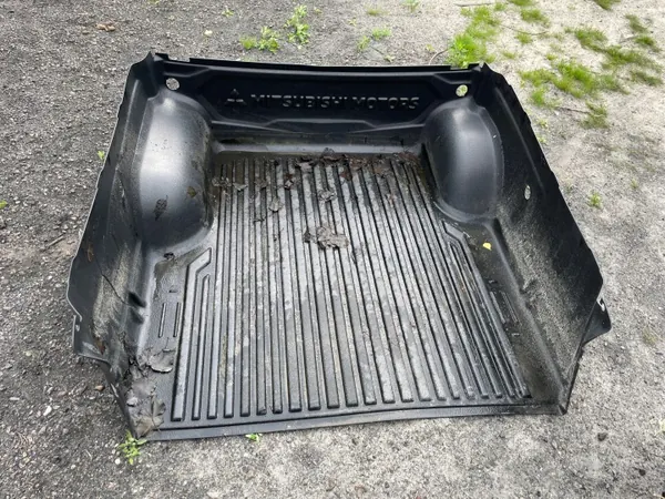 Bac de coffre Mitsubishi L200 OEM Occasion image 2