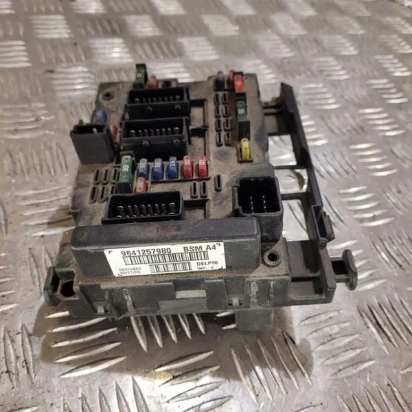 Module confort OEM 9641257980 pour Peugeot 308 2.0L Diesel image 2