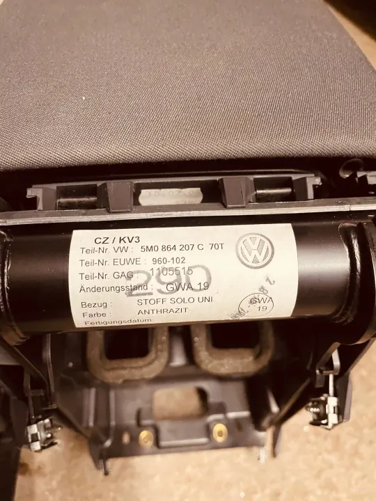 Reposabrazos VW Golf V Plus OEM 5M0864207C - Usado image 3