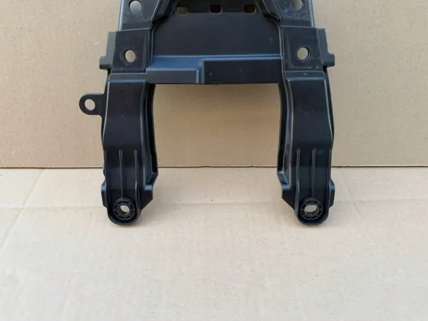 Honda CR-V IV frontgrillfäste OEM 71129-T1V-E010-M1 image 3