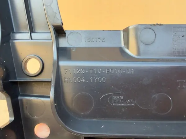 Honda CR-V IV frontgrillfäste OEM 71129-T1V-E010-M1 image 7