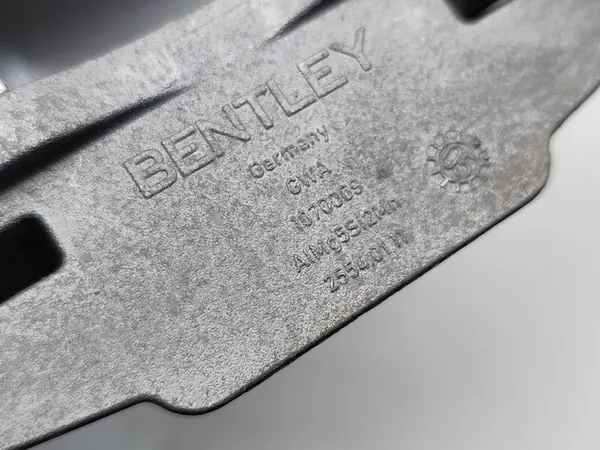 Bentley Continental Flying Spur Center Console Armrest 2005 image 7