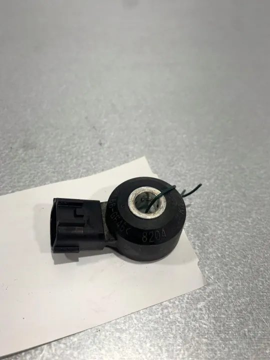 Sensor de golpeteo Subaru OEM FBZ18160 - Usado image 3