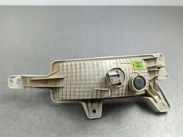 Luz de marcha atrás Hyundai Santa Fe OEM 924A4P6R image 4