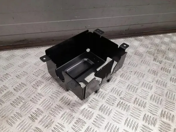 Soporte batería Audi Q8 OEM 4M0915400D - Usado image 2
