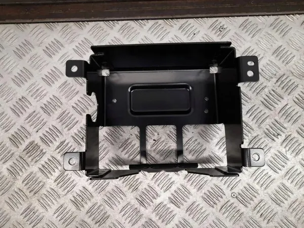 Soporte batería Audi Q8 OEM 4M0915400D - Usado image 4