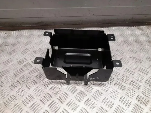 Soporte batería Audi Q8 OEM 4M0915400D - Usado image 5