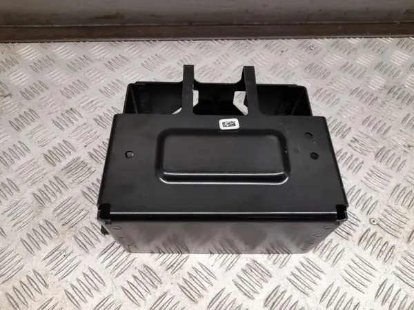 Soporte batería Audi Q8 OEM 4M0915400D - Usado image 6