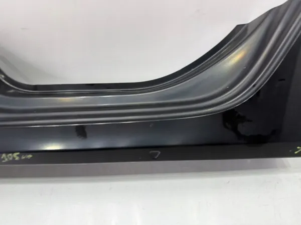 Estribo traseiro esquerdo OEM Skoda Octavia IV - 5E3 image 3