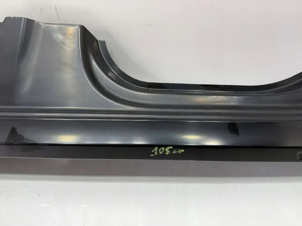 Estribo traseiro esquerdo OEM Skoda Octavia IV - 5E3 image 4