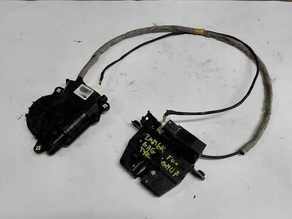 BMW 7 F01 Bagagelås 51247191211 51247191213 image 2