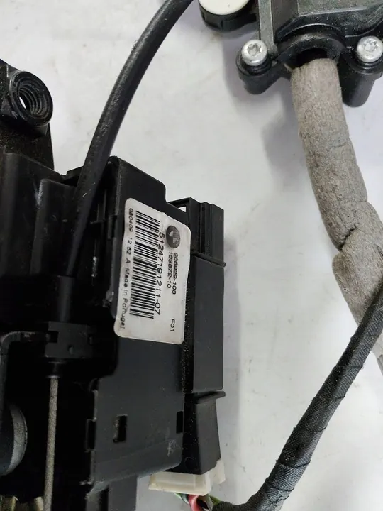 BMW 7 F01 Bagagelås 51247191211 51247191213 image 8