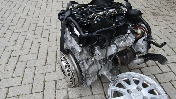 Motor BMW 3 F30 F31 2.0 D N47 D20C 184 CV Completo image 2