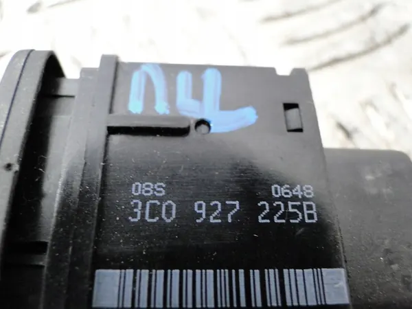 Handbremsknopf VW Passat B6 3C 3C0927225B image 3