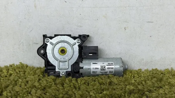 Motor Teto Panorâmico OEM 10029933B - Usado image 2