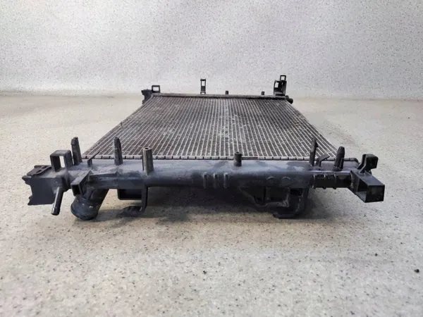 Radiateur d'eau OEM 214104684R pour Dacia 1.6 image 4
