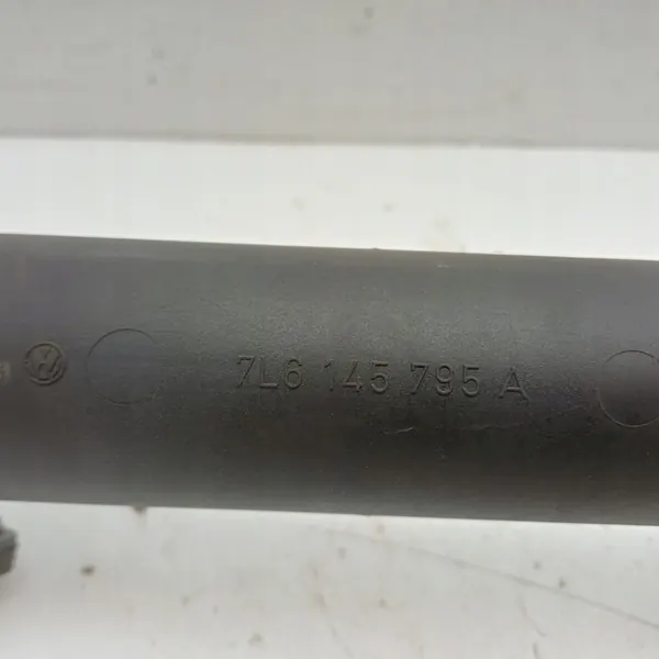 Volkswagen Touareg I 2004 Intercooler-Schlauch image 8