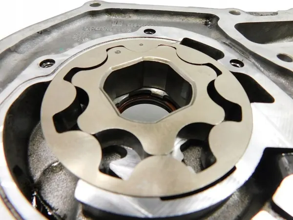 Olje pump Opel Insignia A 2.0 CDTI Astra J Zafira C image 4