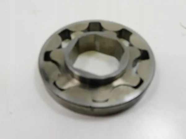 Olje pump Opel Insignia A 2.0 CDTI Astra J Zafira C image 9