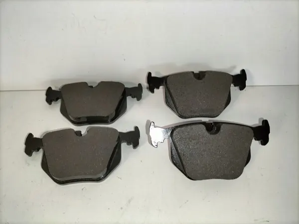 Bromsbelägg bak OEM 34216790071 BMW 3 E46 image 2