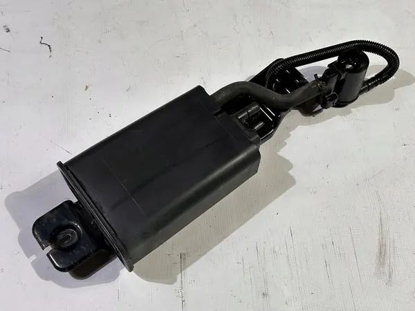 Filtre à charbon pour Chevrolet Camaro 2009 - 2015 OEM image 2