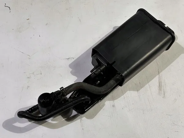 Filtre à charbon pour Chevrolet Camaro 2009 - 2015 OEM image 4