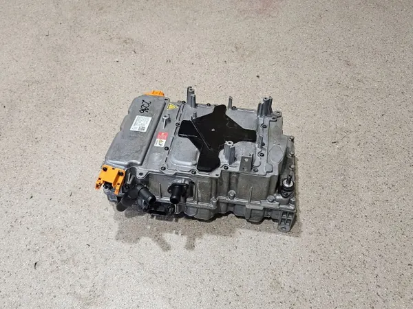 Porsche Taycan Invertteri OEM 9J1959663AS - Käytetty image 2