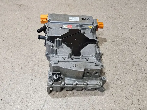 Porsche Taycan Invertteri OEM 9J1959663AS - Käytetty image 10
