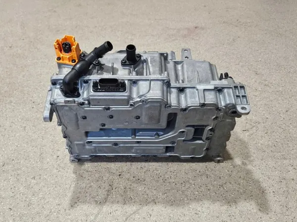 Porsche Taycan Invertteri OEM 9J1959663AS - Käytetty image 7