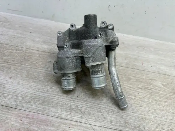 Termostaatin kotelo OEM 94610608031 Porsche Macanille image 4