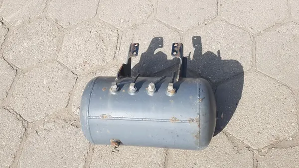 DAF XF 105/85 CF Euro 5 taka-ilmastankki - OEM image 3