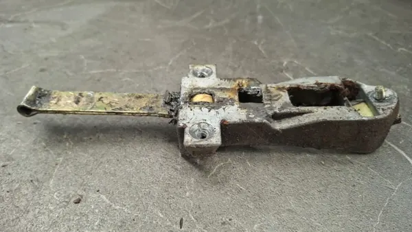 OEM Dörrstopp Vänster Fram Mercedes W116 image 2