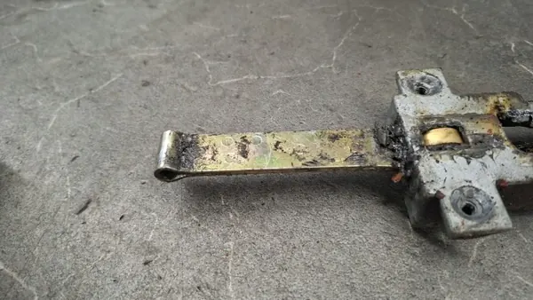 OEM Dörrstopp Vänster Fram Mercedes W116 image 3