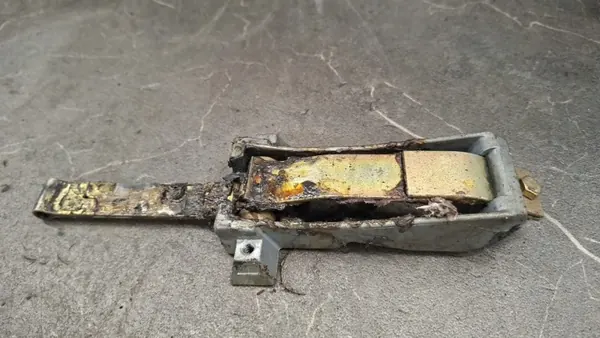 OEM Dörrstopp Vänster Fram Mercedes W116 image 4