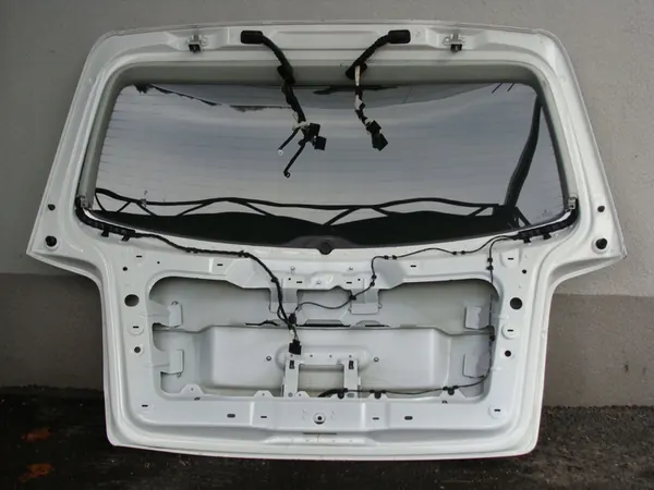 VW Touran I 1T0 03- Takaluukku image 6