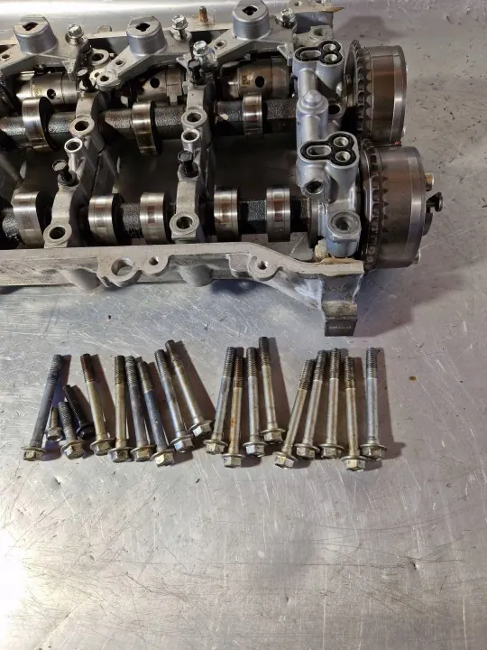Cabeçote Toyota Avensis T270 Peça OEM image 5