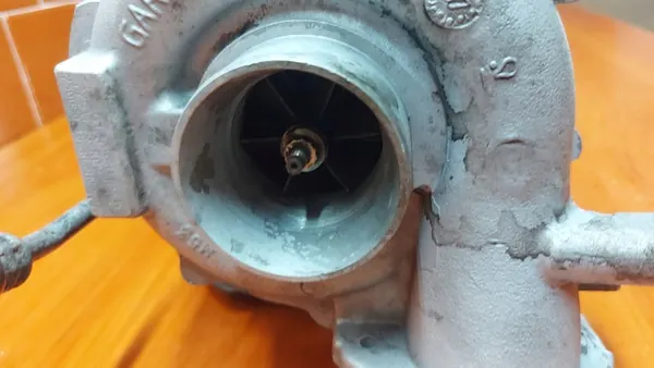 Turbocompresor BMW 5 E60 E61 525 177CV 03-07 image 3