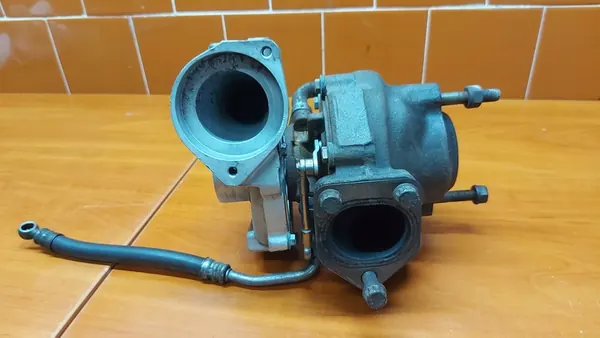 Turbocompresor BMW 5 E60 E61 525 177CV 03-07 image 9