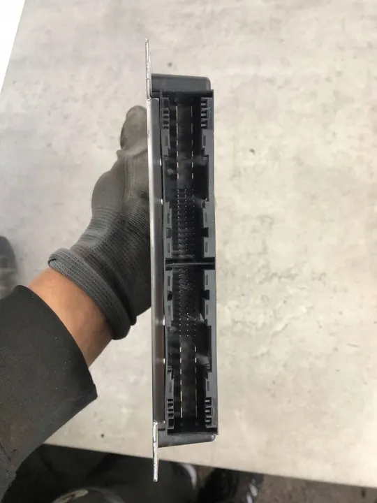 Contrôleur de suspension pneumatique arrière BMW i4 8845510 image 2