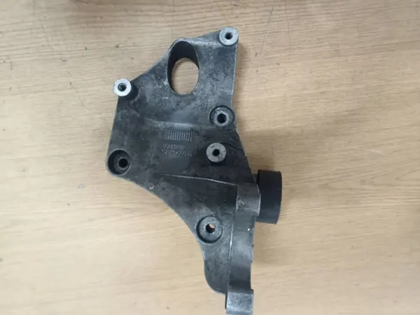 Support de pompe direction OEM 55565245 pour Chevrolet Aveo image 2