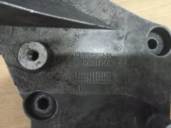 Support de pompe direction OEM 55565245 pour Chevrolet Aveo image 3