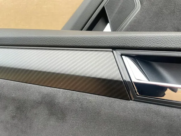 Skoda Superb III Sedan Alcantara Deurpaneel OEM image 6