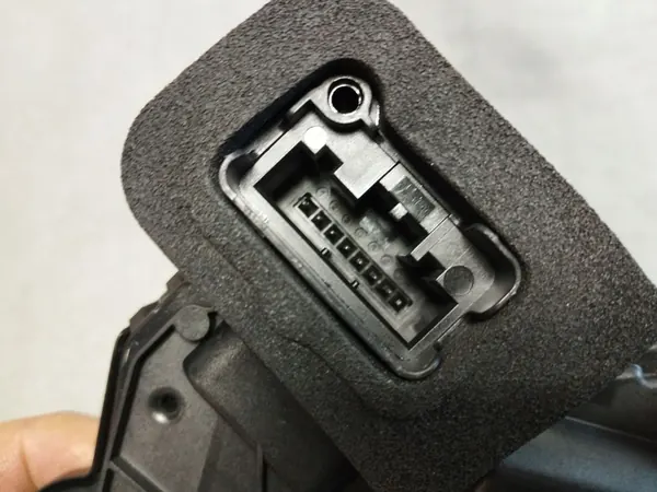 AUDI A3 8Y FRAMTILL VÄNSTER DÖRRLÅS 7 PIN 5TB837015B image 3