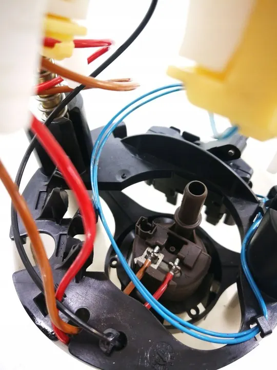 BMW OE 6763850 brandstofpomp image 4