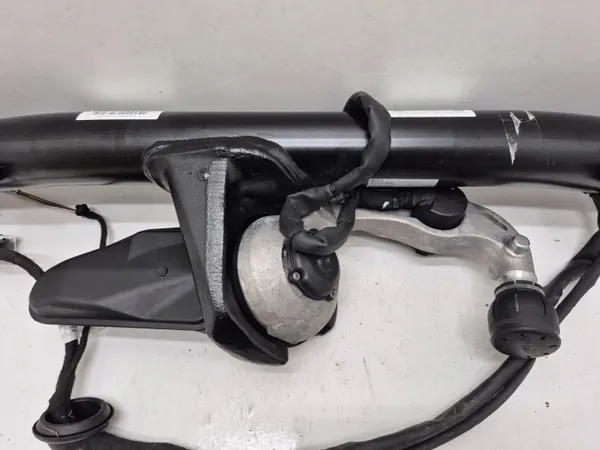 Gancho de Remolque Mercedes GLC OEM A2543102000 - Usado image 3