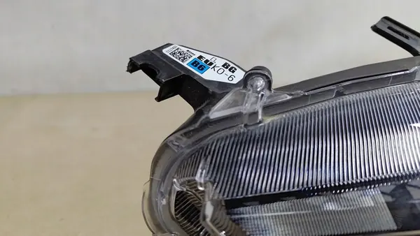 FARO IZQUIERDO TOYOTA YARIS IV P21 81170-K0060 OEM image 8