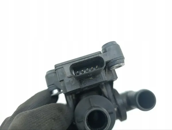 Bomba de água Audi E-Tron 2019 OEM 4KE963375K image 7