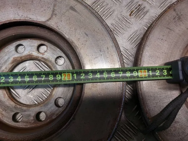 Gebrauchte Bremscheiben Vorne + Beläge + Rechter Bremssattel image 7